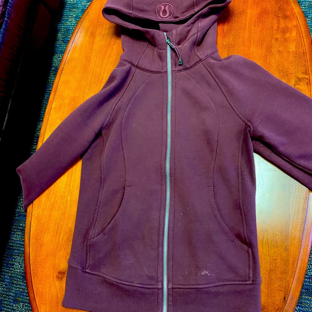 Barely worn Lulu Lemon zip hoodie.  Gorgeous!